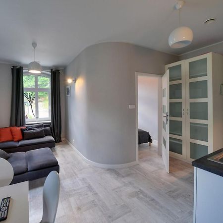 Apart-Invest Apartament Wiwi 2 シクラルスカ・ポレンバ エクステリア 写真