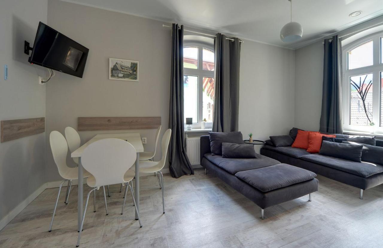 Apart-Invest Apartament Wiwi 2 シクラルスカ・ポレンバ エクステリア 写真