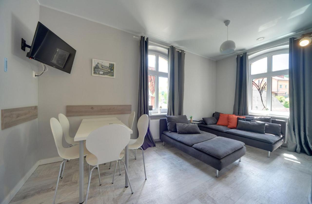 Apart-Invest Apartament Wiwi 2 シクラルスカ・ポレンバ エクステリア 写真