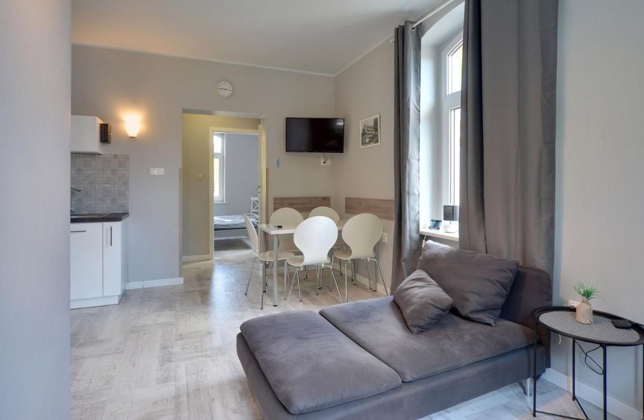 Apart-Invest Apartament Wiwi 2 シクラルスカ・ポレンバ エクステリア 写真